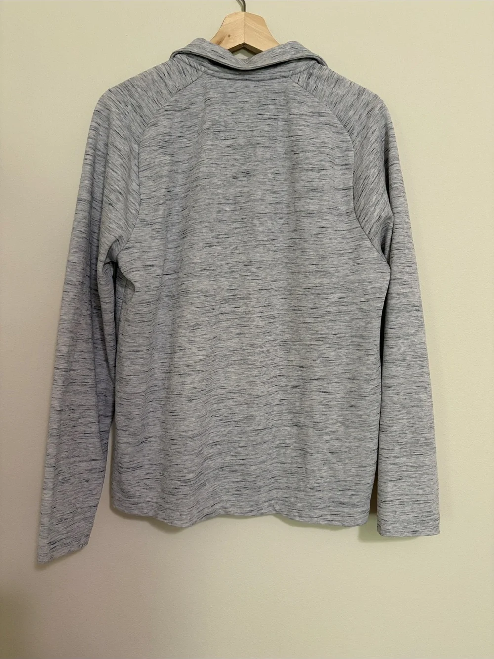 ♻️ Banana Republic Men’s Heather Gray Half-Zip Sweater